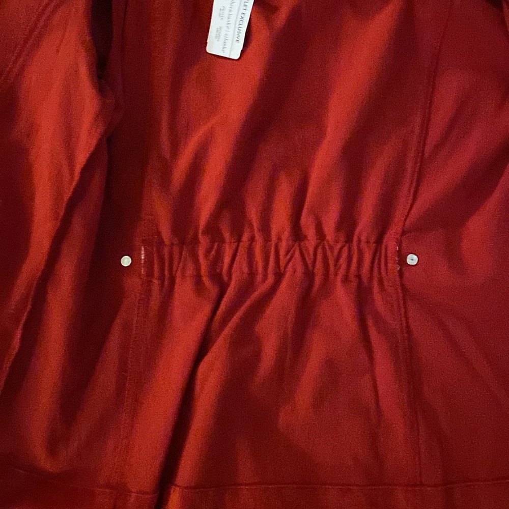 Red dressy women’s blazer size small. NWT. purchased at a discount outlet - Picture 4 of 9